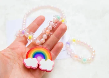 Picture Bracelet: The Perfect Gift for Your Girlfriend