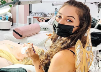 How to clean lash extensions without damaging them