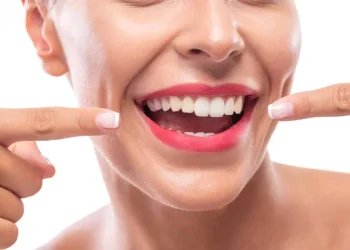 5 Everyday Habits That Preserve Your Cosmetic Dental Work