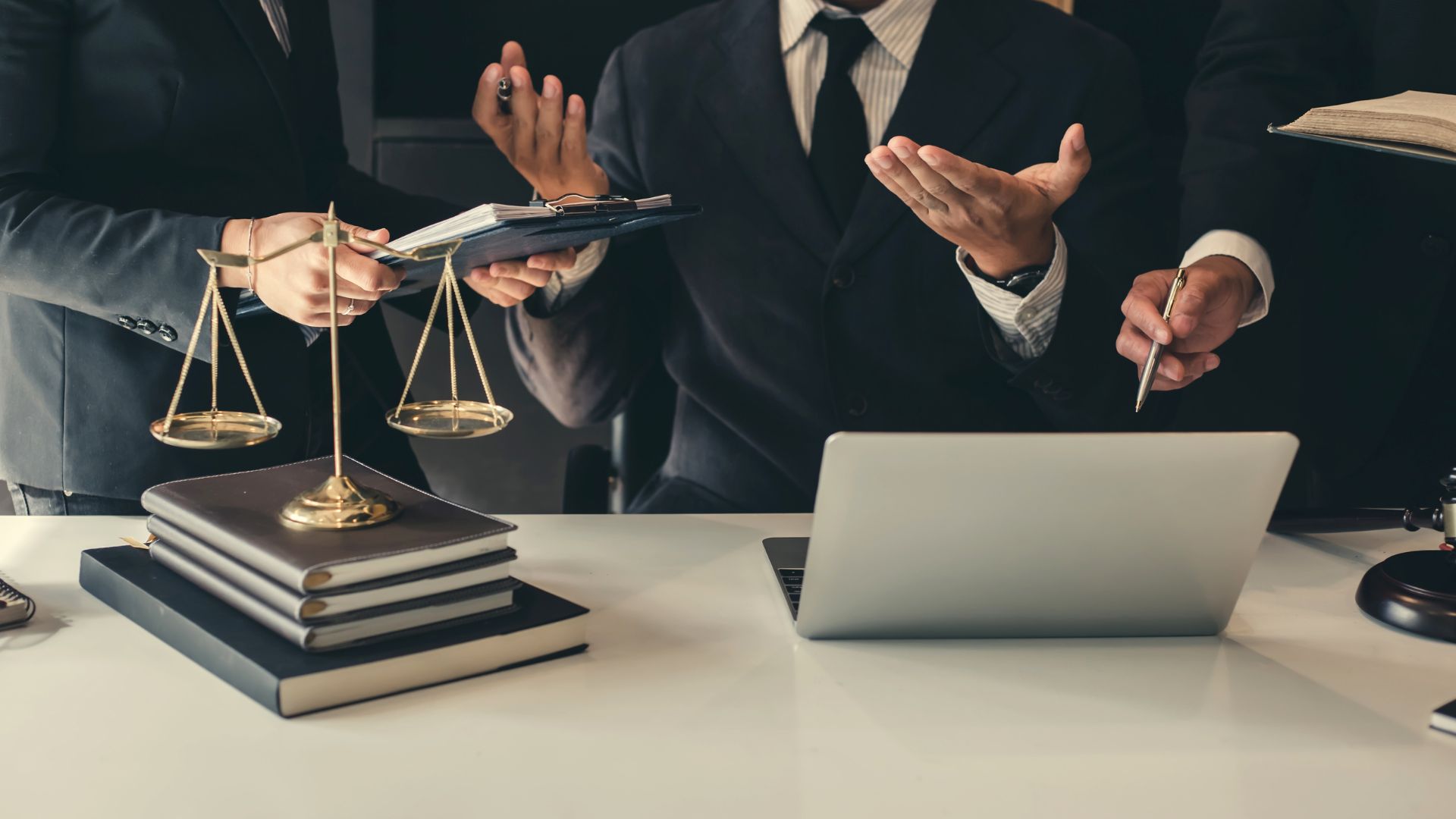 5 Signs You May Need A Lawyer For An Injury Or Employment Matter