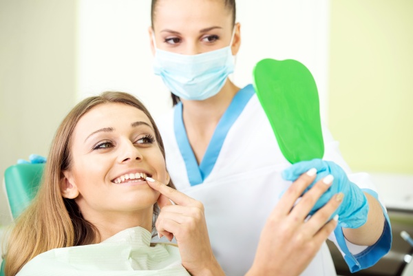 5 Benefits Of Choosing One Dentist For Both Preventive And Cosmetic Care